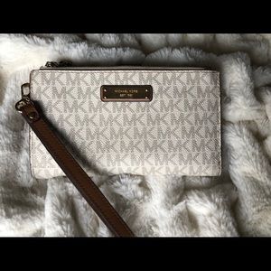 Michael Kors Wristlet